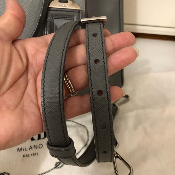 AUTHENTIC PRADA SAFFIANO - Picture 3 of 16